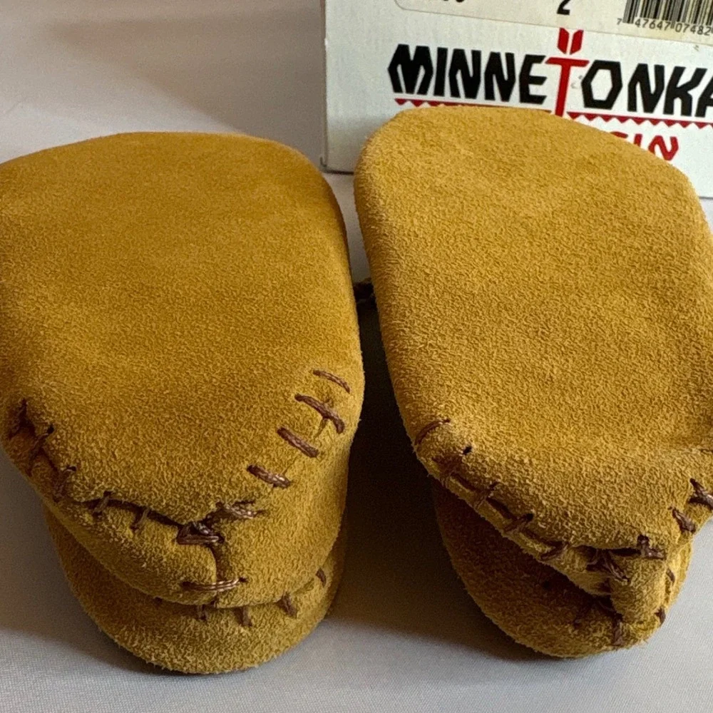 Minnetonka Moccasins Child Size 2 Brown Beaded Suede Soft Sole Infant Baby Shoes